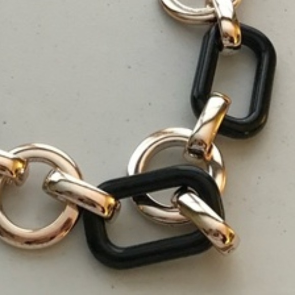 5/$15 Gold & Black Large Chain Link Necklace - Picture 2 of 4